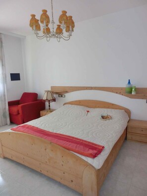 2 bedrooms - Holiday apartment with air conditioning, balcony and pool (Bibione)