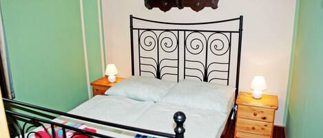 1 bedroom, travel crib, WiFi, bed sheets