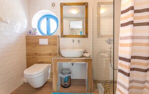 Shower - Nice home in Mihelici (Mihelici)