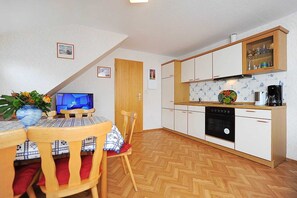 Kühlschrank, Ofen, Hochstuhl