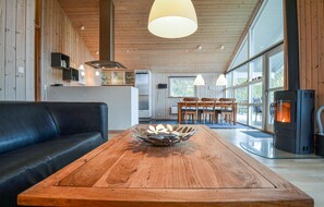 TV, fireplace, DVD player