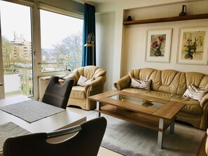 TV - Vacation apartment Skowronek am Kurpark (Glücksburg (Ostsee))