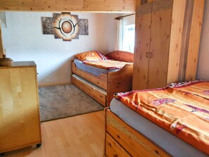 2 habitaciones, cuna de viaje, wifi y ropa de cama 