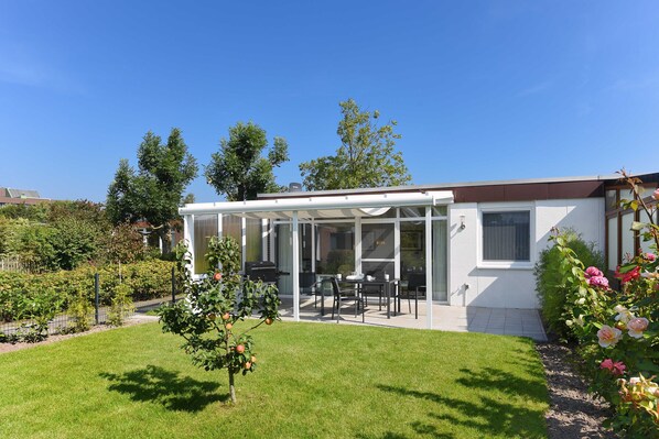 Unclassified image, 1 of 38, button