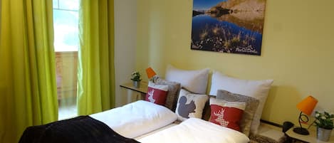 4 bedrooms, WiFi, bed sheets