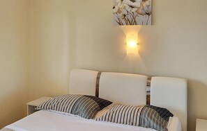 2 bedrooms, free WiFi, bed sheets