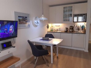 Unclassified image, 3 of 9, button