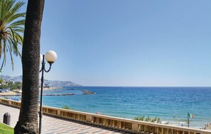 Enjoy the serene views of the sea from this picturesque promenade.