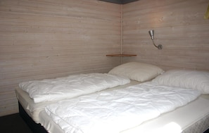 3 Schlafzimmer, Reisekinderbett