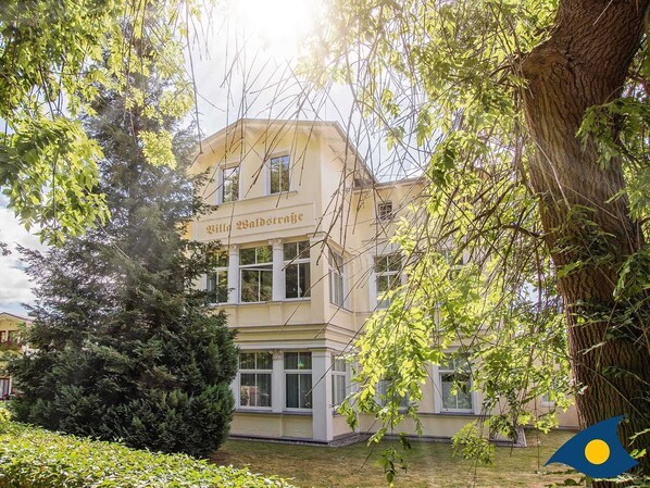 Imagen sin descripción, 1 de 18, botón