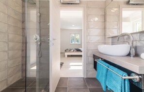 Bathtub