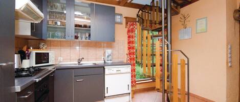 Réfrigérateur, plaque de cuisson, lave-vaisselle, cafetière/bouilloire