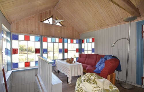 Cozy home in årjäng with kitchen