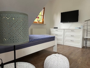 2 Schlafzimmer, Reisekinderbett, WLAN, Bettwäsche