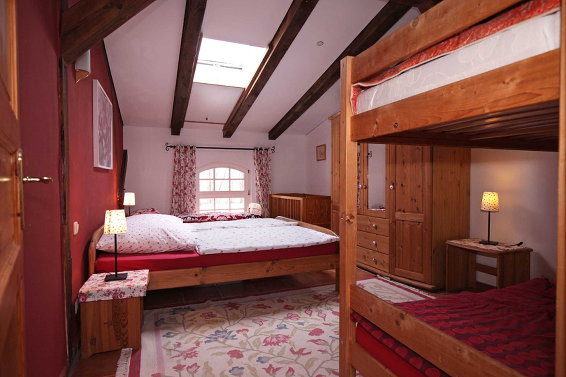 2 Schlafzimmer, Reisekinderbett, WLAN, Bettwäsche