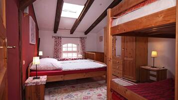 2 Schlafzimmer, Reisekinderbett, WLAN, Bettwäsche