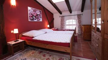 2 bedrooms, travel crib, WiFi, bed sheets