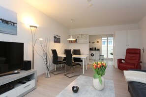 Unclassified image, 4 of 22, button