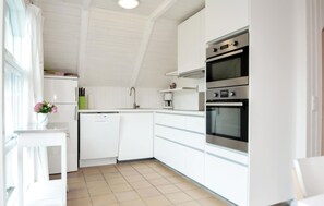 Kühlschrank, Herdplatte, Geschirrspüler