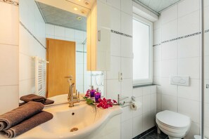 Unclassified image, 5 of 13, button