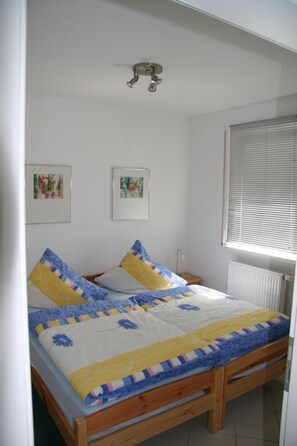 2 bedrooms, WiFi, bed sheets