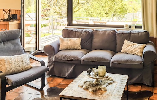 Maison confortable à Waimes avec WiFi