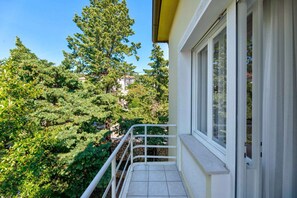 Property grounds - Holiday apartment with balcony and air conditioning (Crikvenica)