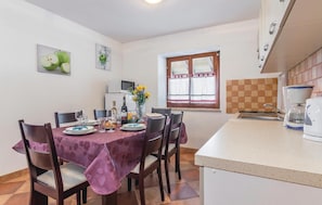 Dining - Nice apartment in Veli Jezenj with WiFi (Veli Jezenj)