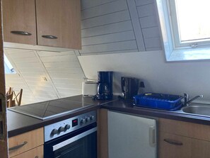 Fridge, microwave, oven, high chair - Roof-only house 30.24 - Waldsee vacation service (Clausthal-Zellerfeld)