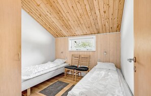 3 bedrooms, travel cot, free WiFi