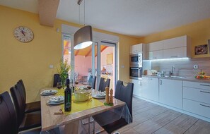 Dining - Awesome home in Betiga (Betiga)