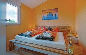 3 bedrooms, free WiFi, bed sheets - Awesome home in Betiga with WiFi (Betiga)