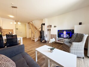 Télévision, cheminée