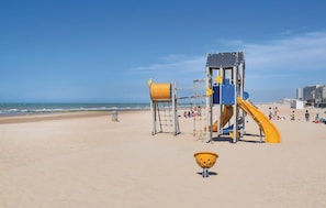 Vlak bij het strand, vissen