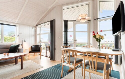 Schönes Haus in Rønde mit WLAN