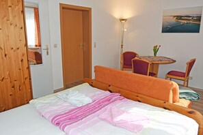 1 chambre, lit parapluie, Wi-Fi, draps fournis