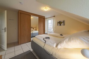 2 chambres, coffres-forts dans les chambres, lit parapluie, Wi-Fi