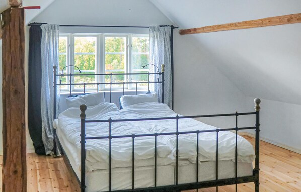 2 bedrooms, free WiFi, bed sheets