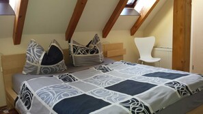 2 bedrooms, travel crib, WiFi, bed sheets