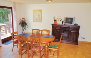 Dining - Nice home in Faßberg/Heidesee with WiFi (Faßberg/Heidesee)