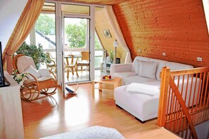 Flat-screen TV - Holiday apartment garden side - holiday home in the Baltic Sea resort of Baabe with lake views (Baabe)