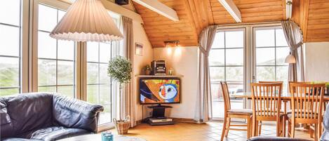 TV, fireplace, DVD player, stereo