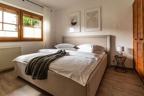 Unclassified image, 3 of 10, button