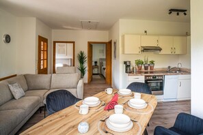 Unclassified image, 2 of 10, button