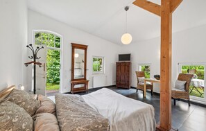 Unclassified image, 2 of 16, button