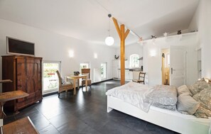 Unclassified image, 3 of 16, button