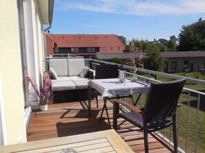 Unclassified image, 4 of 14, button