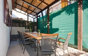 Outdoor dining - 2 bedroom stunning apartment in Jadrija (Jadrija)