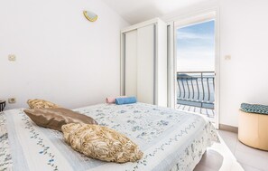 4 bedrooms, free WiFi, bed sheets