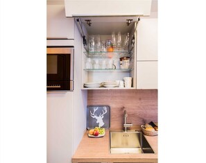 Kühlschrank, Mikrowelle, Geschirrspüler